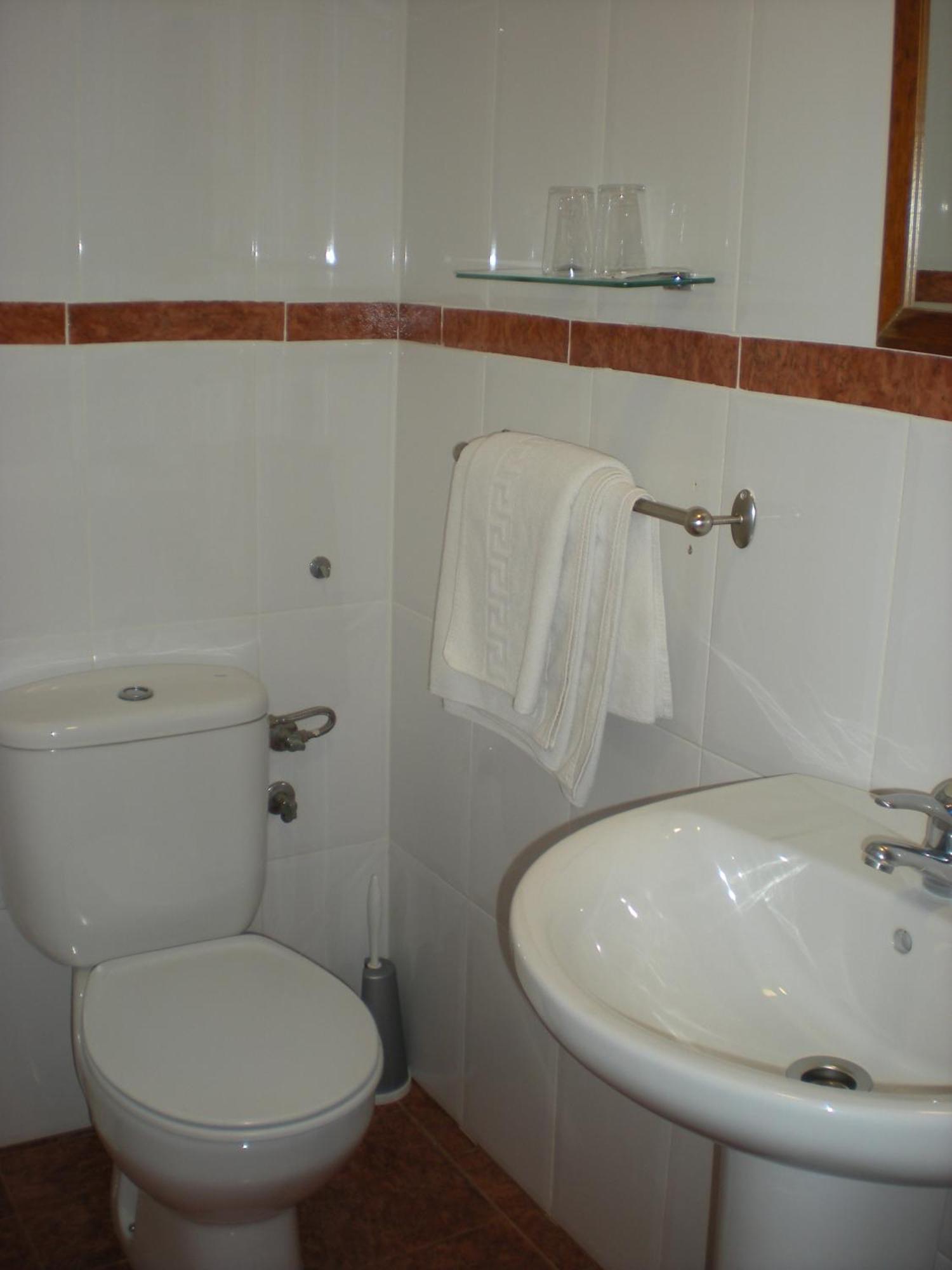 Hostal La Hispanidad มาลากา ภายนอก รูปภาพ