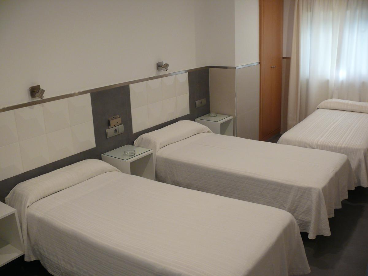 Hostal La Hispanidad มาลากา ภายนอก รูปภาพ