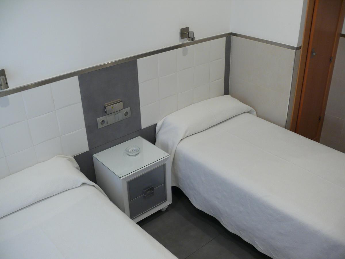 Hostal La Hispanidad มาลากา ภายนอก รูปภาพ