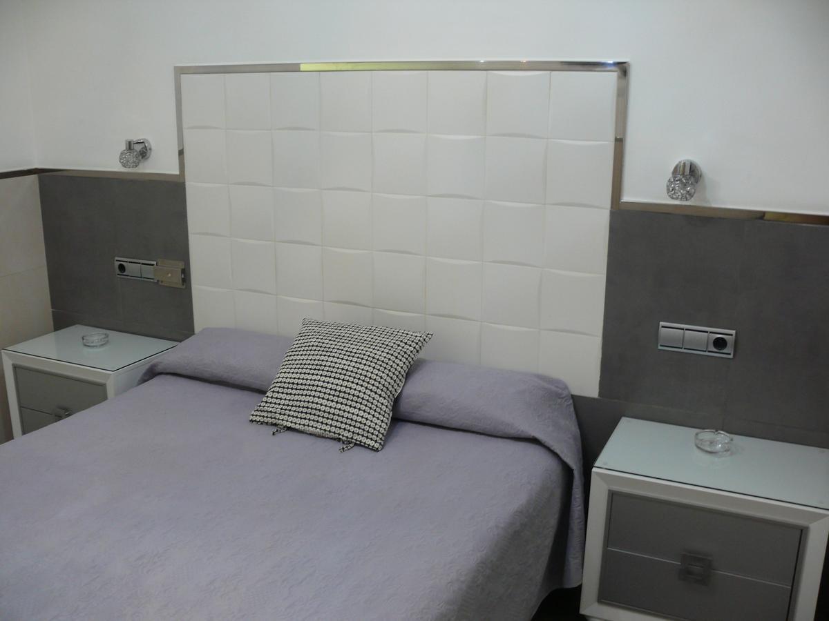 Hostal La Hispanidad มาลากา ภายนอก รูปภาพ