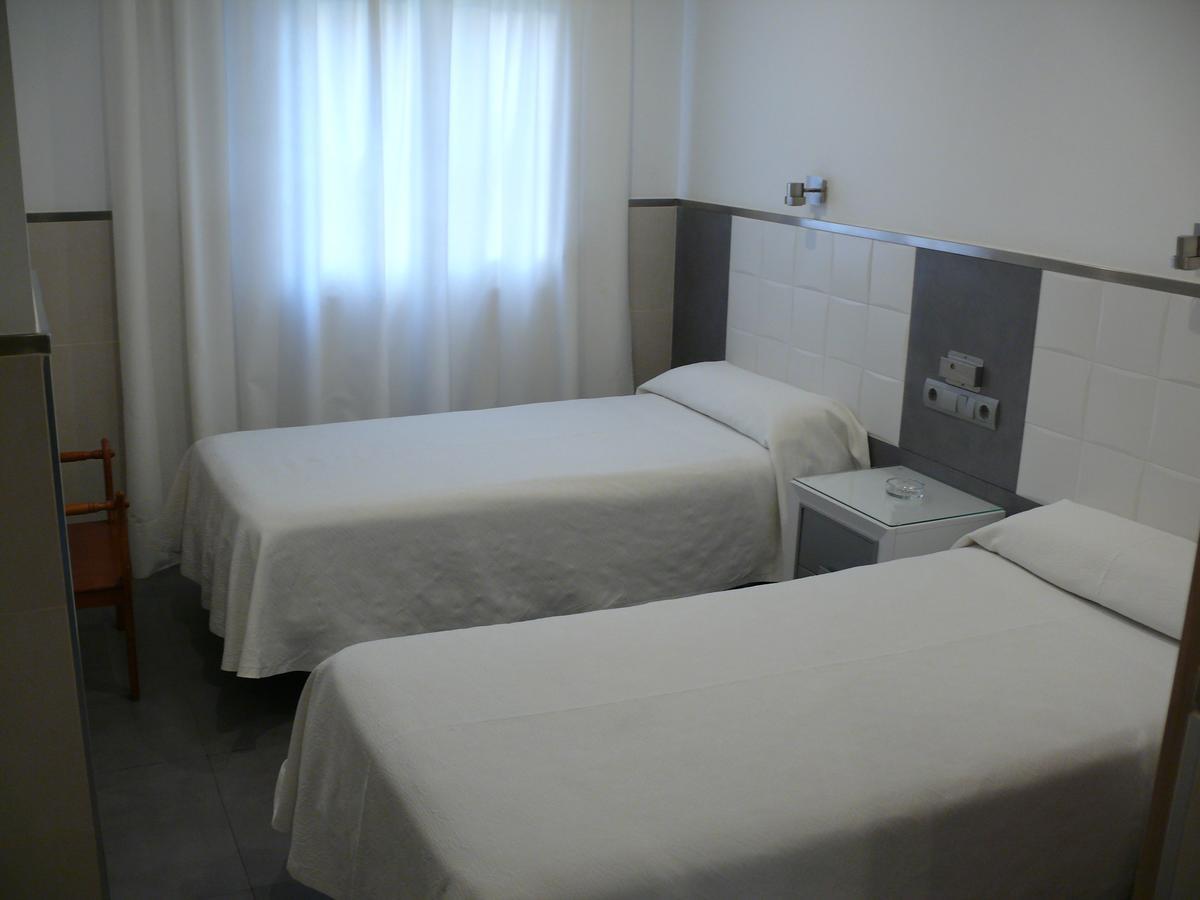 Hostal La Hispanidad มาลากา ภายนอก รูปภาพ